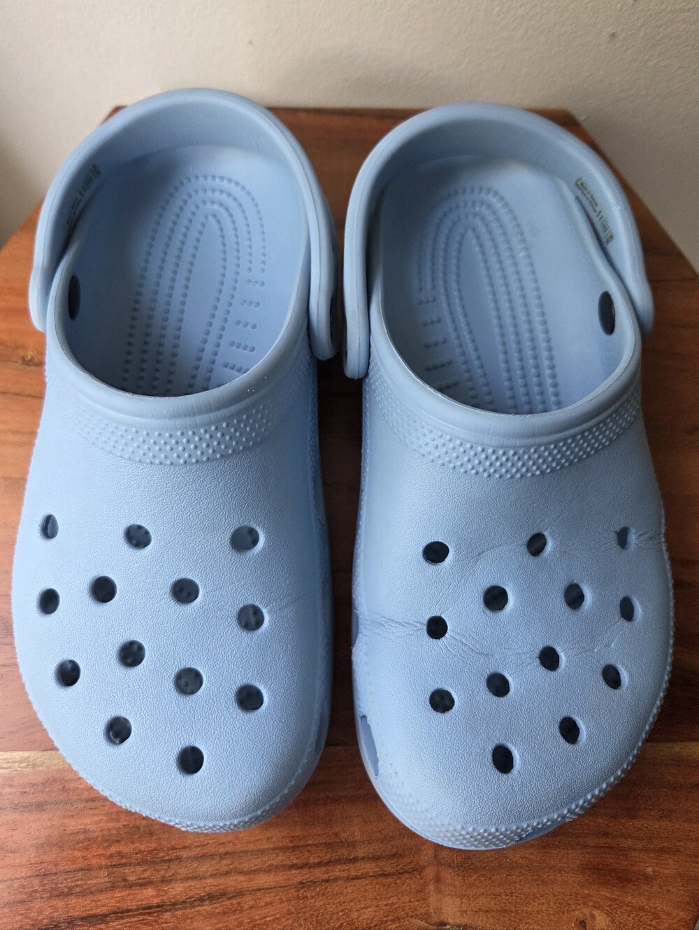 Crocs Classic Clogs Light Blue Womens Size 8